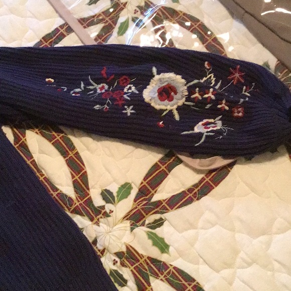 Sweater - Picture 2 of 3